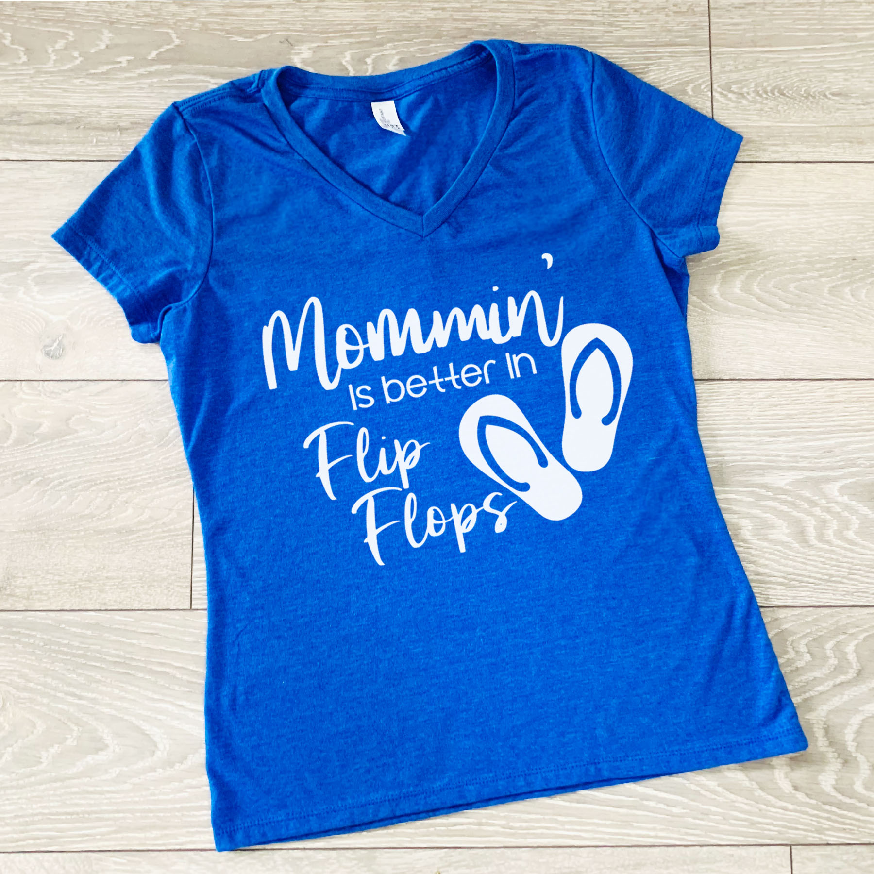 Mommin' in Flip Flops V-Neck
